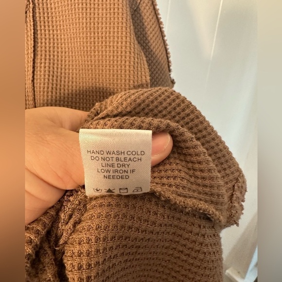 Altar’d State Women’s Brown Deconstructed Brown Shirt Size Large - Picture 7 of 10